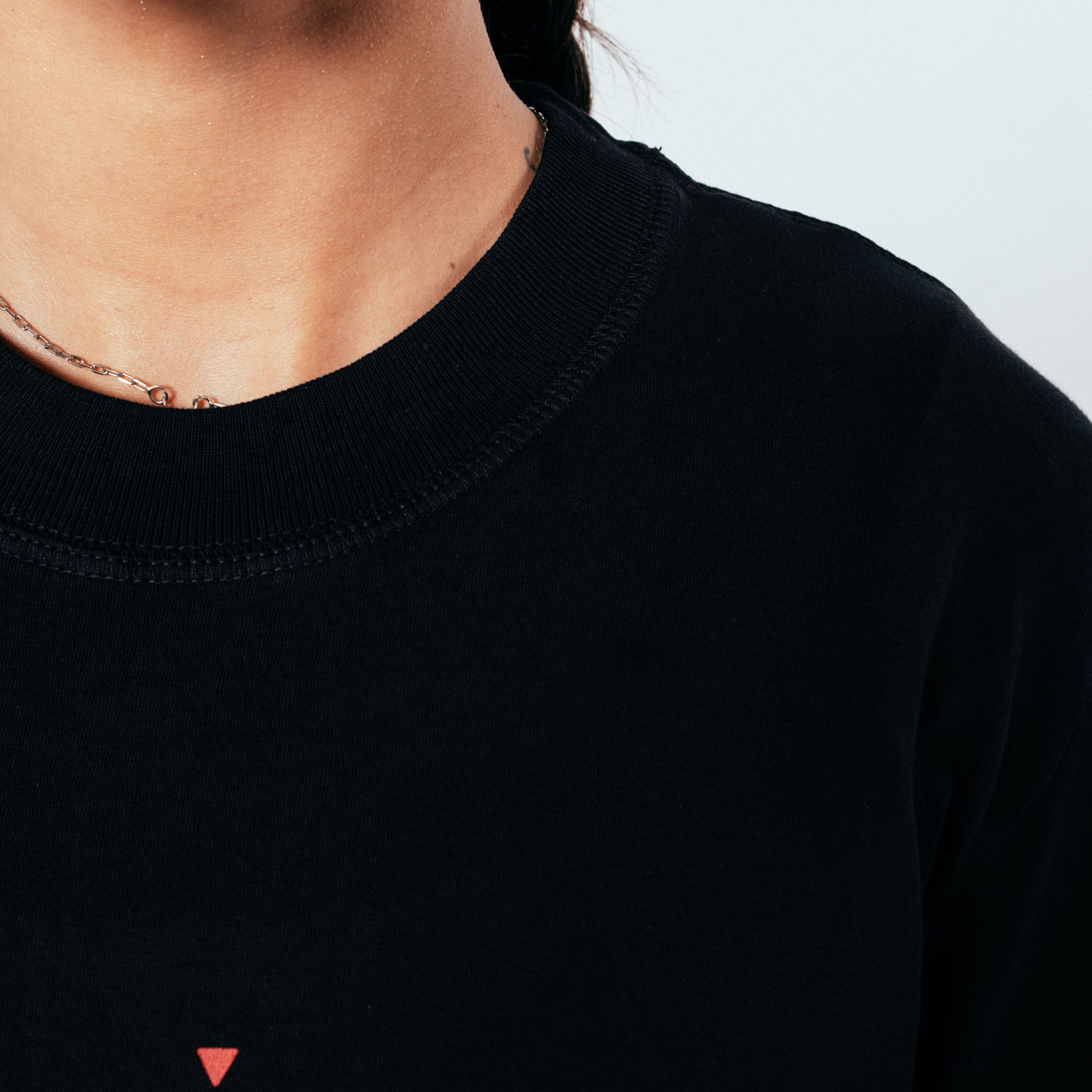 camiseta-feminina-oversized-redemption---preta-tamanho-p---preta