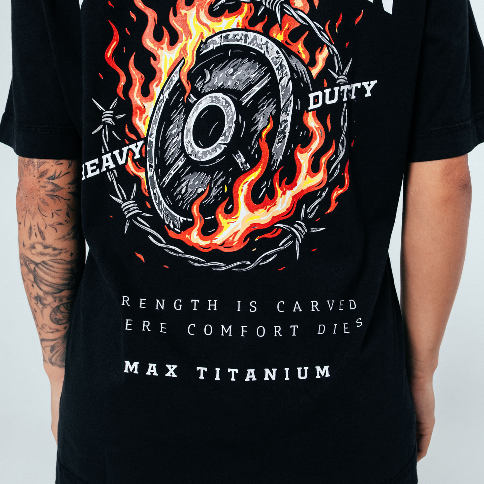 camiseta-feminina-oversized-redemption---preta-tamanho-p---preta