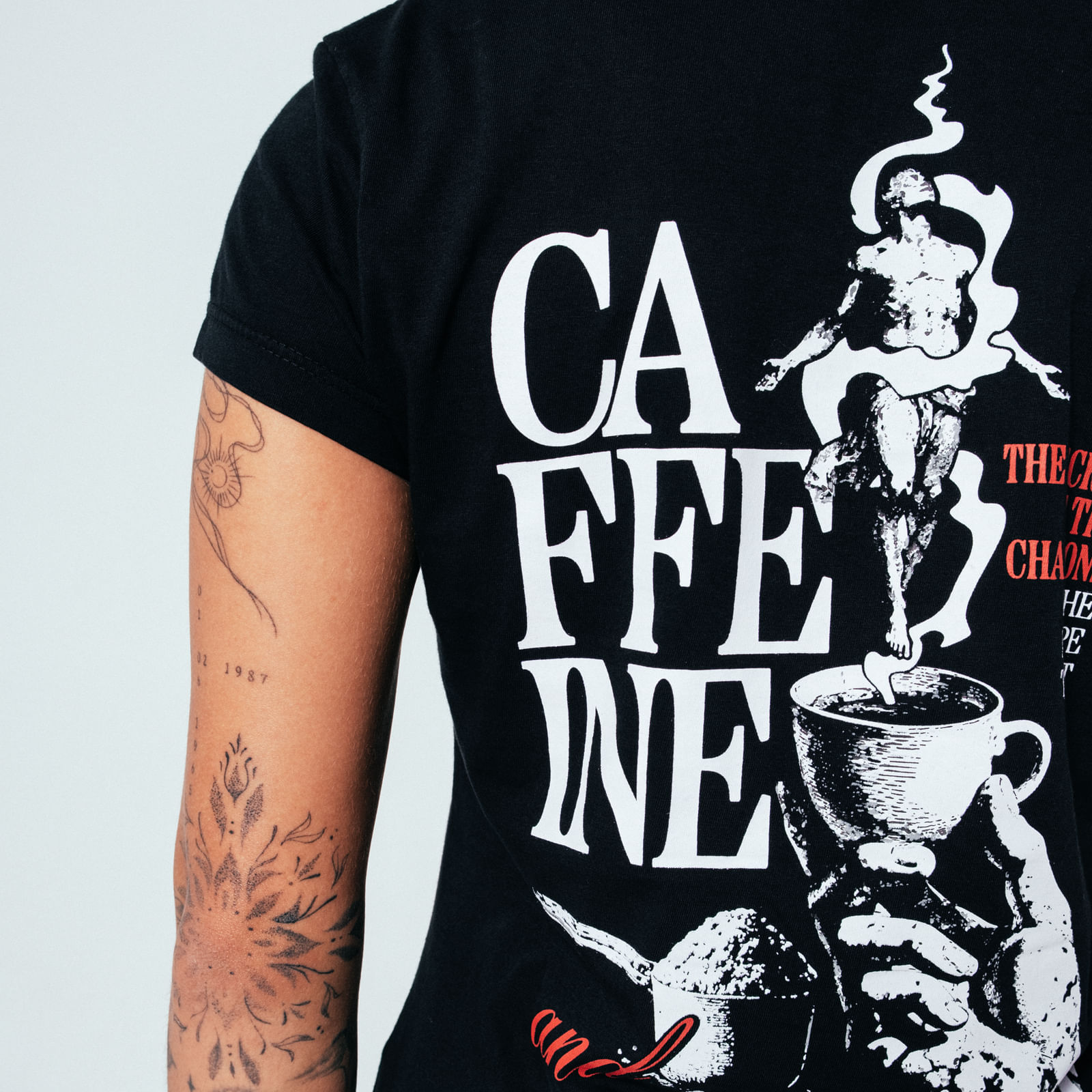 camiseta-baby-look-caffeine---preta-tamanho-p