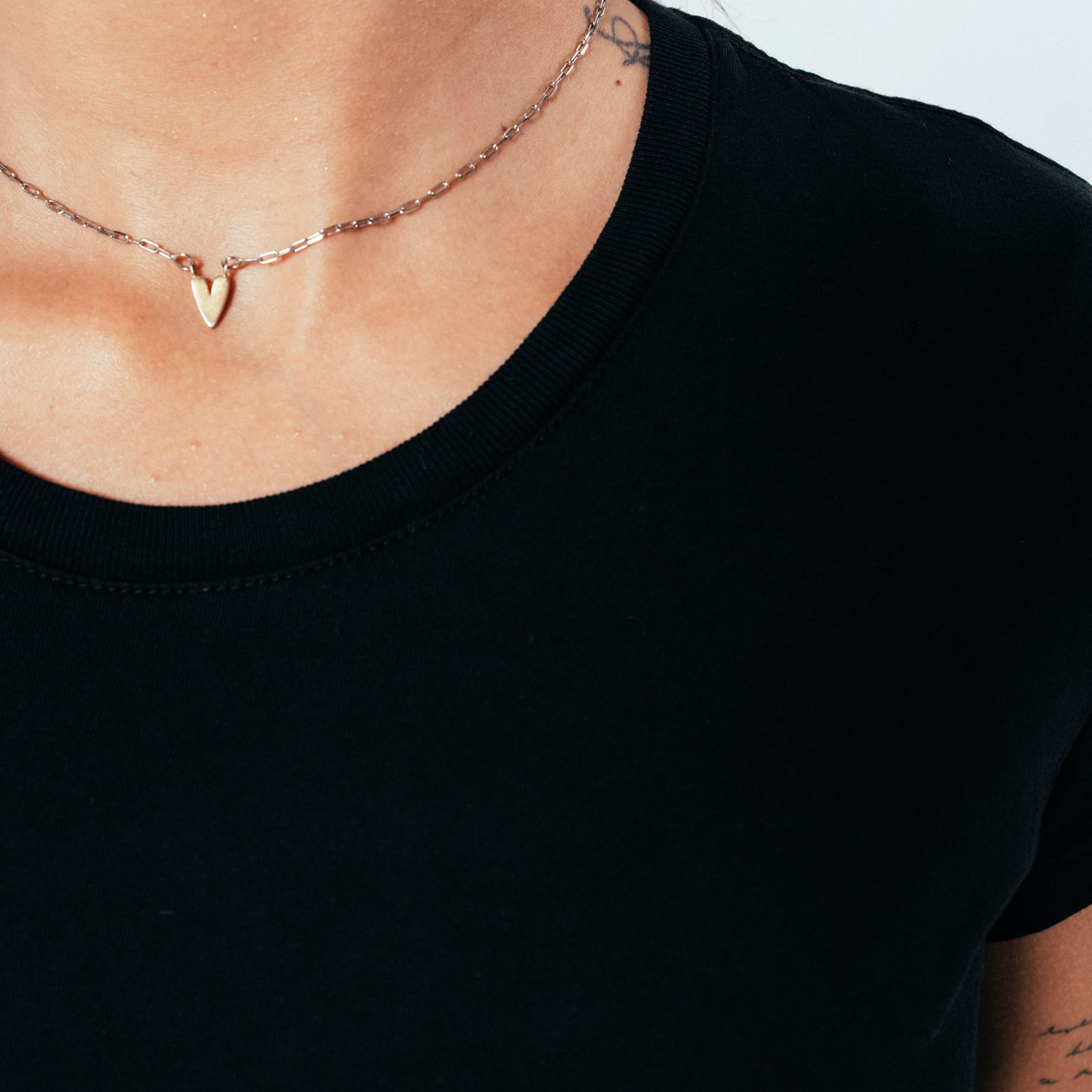 camiseta-baby-look-caffeine---preta-tamanho-p