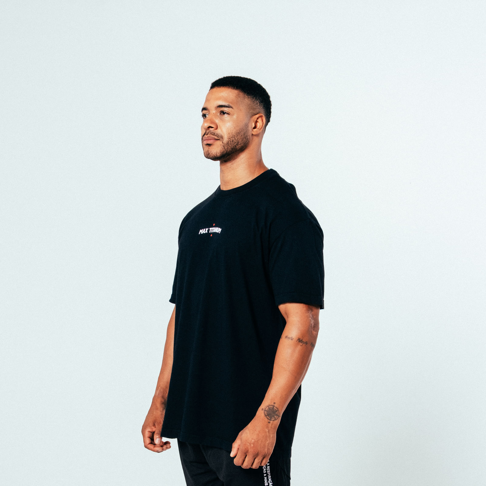 camiseta-masculina-oversized-redemption-tamanho-p---preta