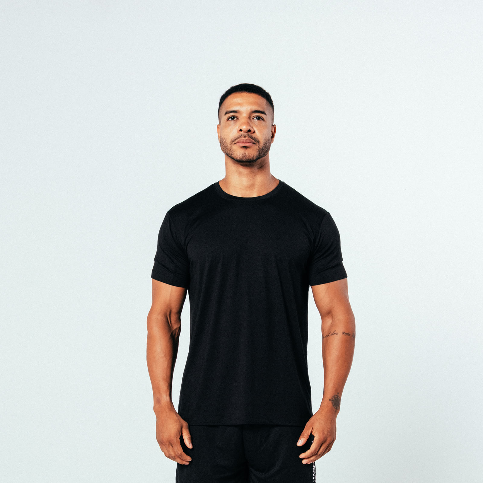 camiseta-masculina-tech-modal---preta-tamanho-m---preta